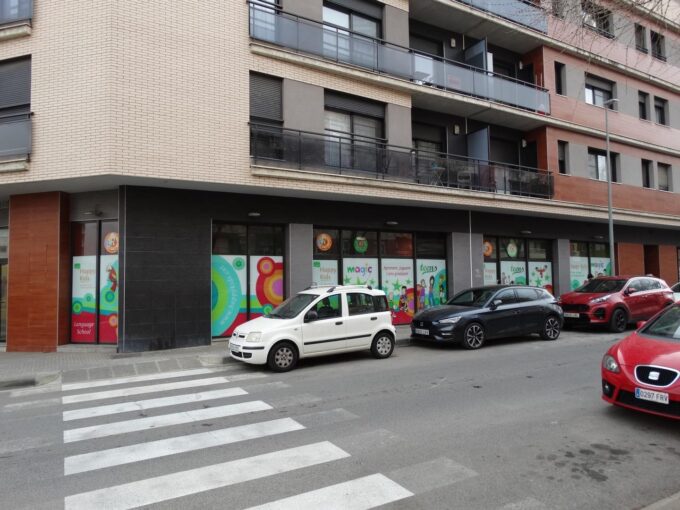 AMPLIO LOCAL COMERCIAL EN AVENIDA JOSEP TARRADELLAS_1