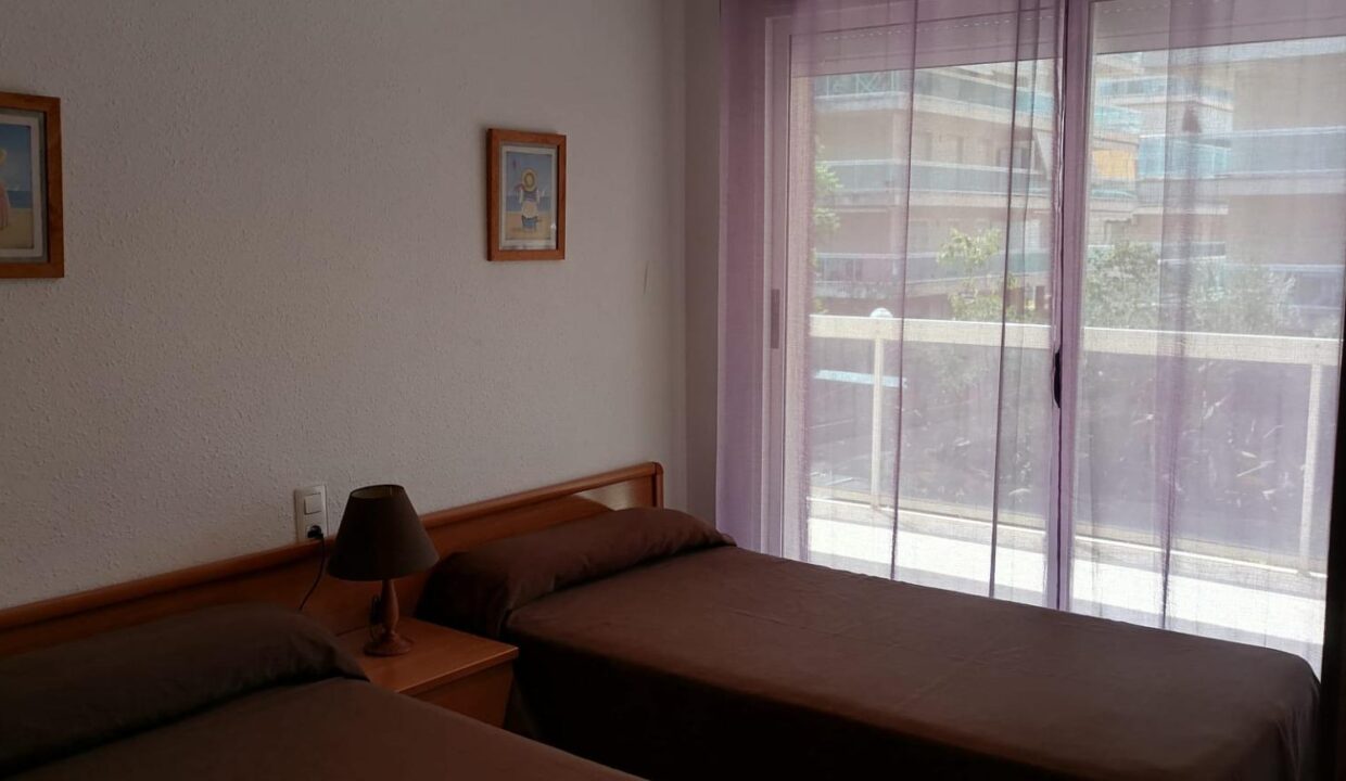 APARTAMENTO DE 2 DORMITORIOS CON GRAN TERRAZA ESQUINERA. ED. MEDITERRANEO._3