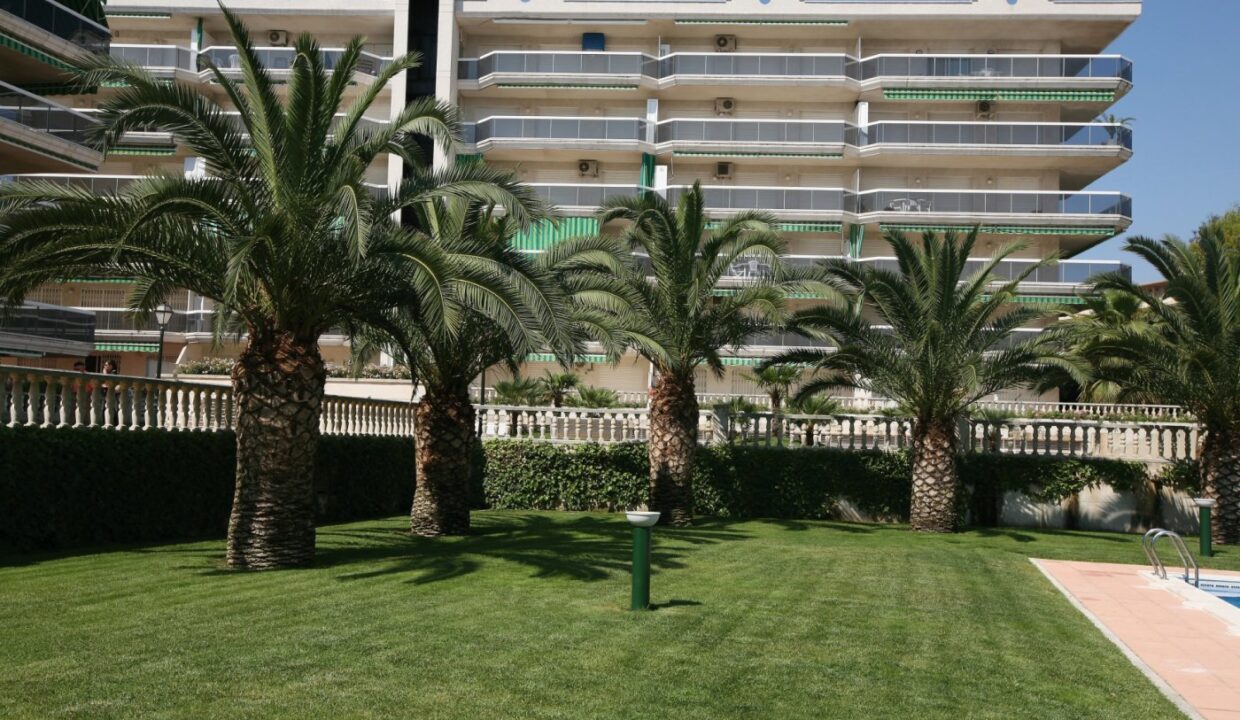 APARTAMENTO DE 2 DORMITORIOS CON GRAN TERRAZA ESQUINERA. ED. MEDITERRANEO._4