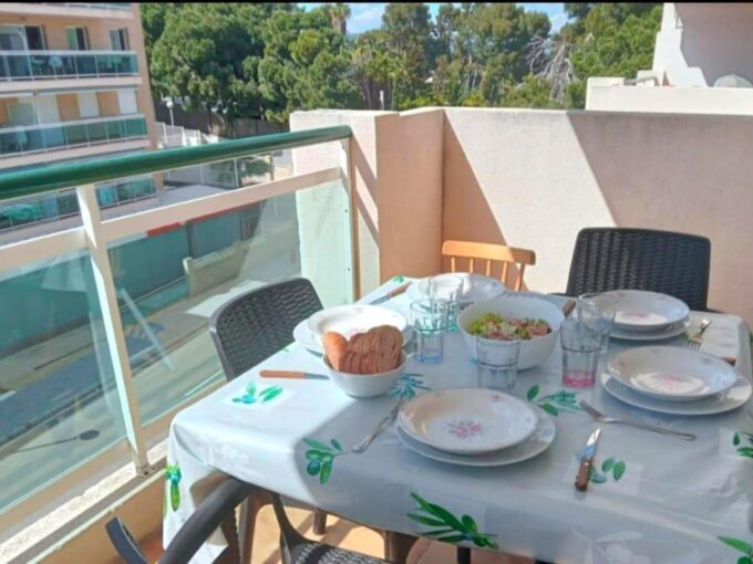 APARTAMENTO PARA INVERTIR EN SALOU CON LICENCIA TURISTICA 2 HABITACIONES._1