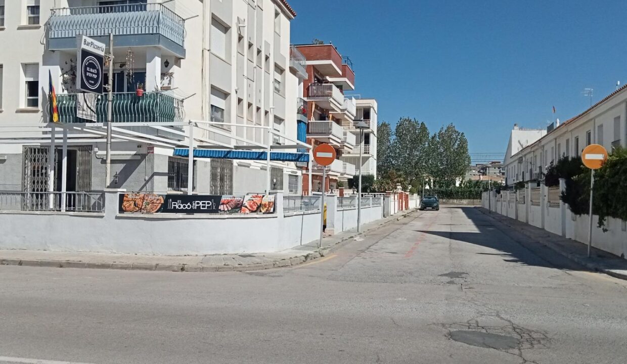 Alquiler con opción de compra.  Bar-restaurante con gran terraza Cunit - Tarragona_2