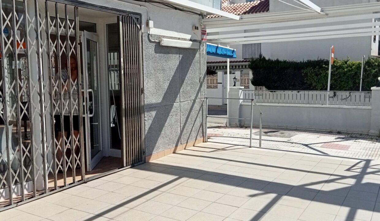 Alquiler con opción de compra.  Bar-restaurante con gran terraza Cunit - Tarragona_4