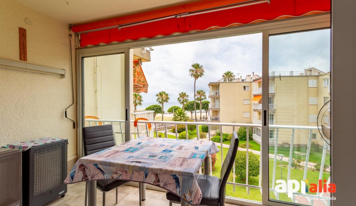 Apartamento de un dormitorio en primera linea de Mar .CAMBRILS_1