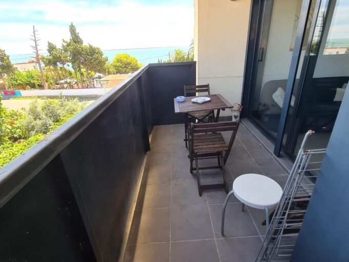 Bonito apartamento con vistas a la mar y con piscina comunitaria_1