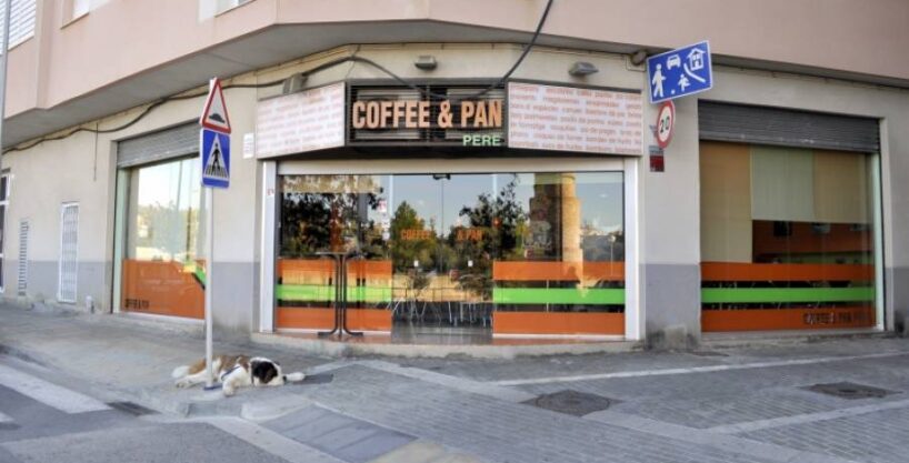 CAFETERÍA EN PLENO FUNCIONAMIENTO EN EL CENTRO DE VENDRELL_1