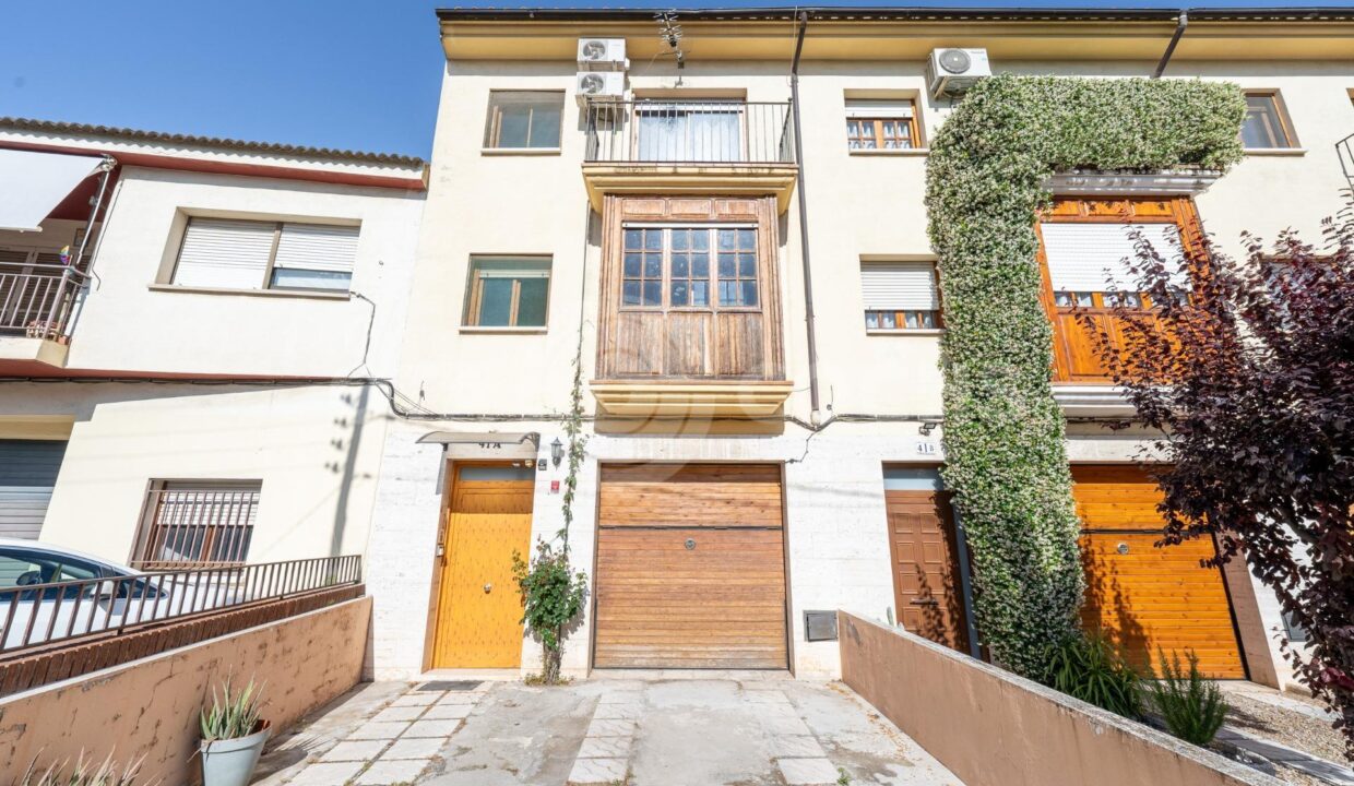 CASA ADOSADA DE 4 HABITACIONES CON GARAJE Y TERRAZA EN VILALLONGA DEL CAMP_1