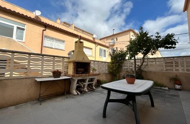 CASA ADOSADA EN VENTA EL CENTRO DEL PUEBLO_1