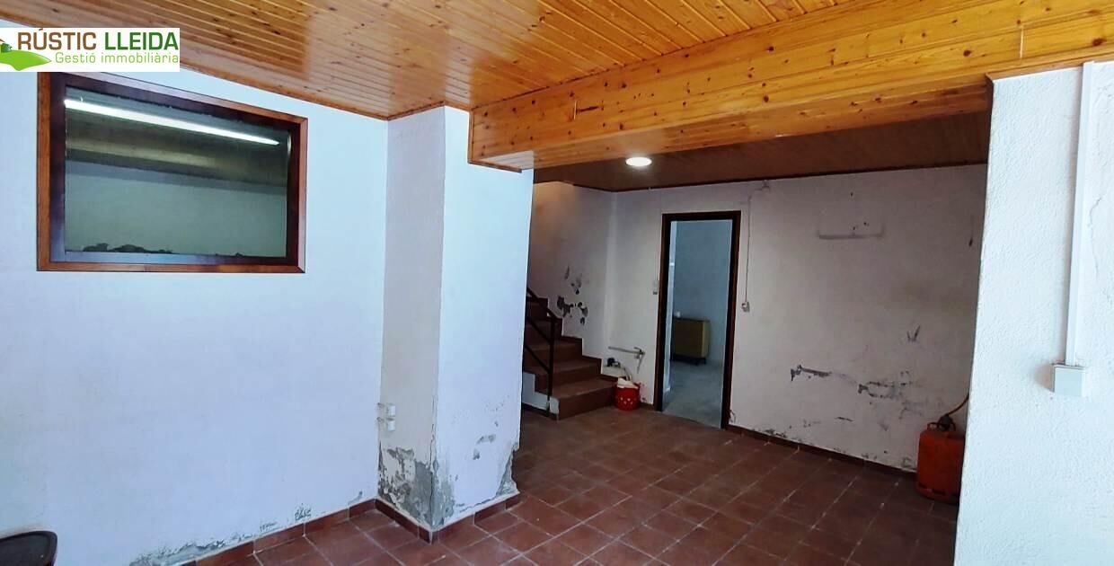 CASA (DE UNOS 200 M2) CON TERRAZA (DE UNOS 6 M2) EN SANTA COLOMA DE QUERALT._2