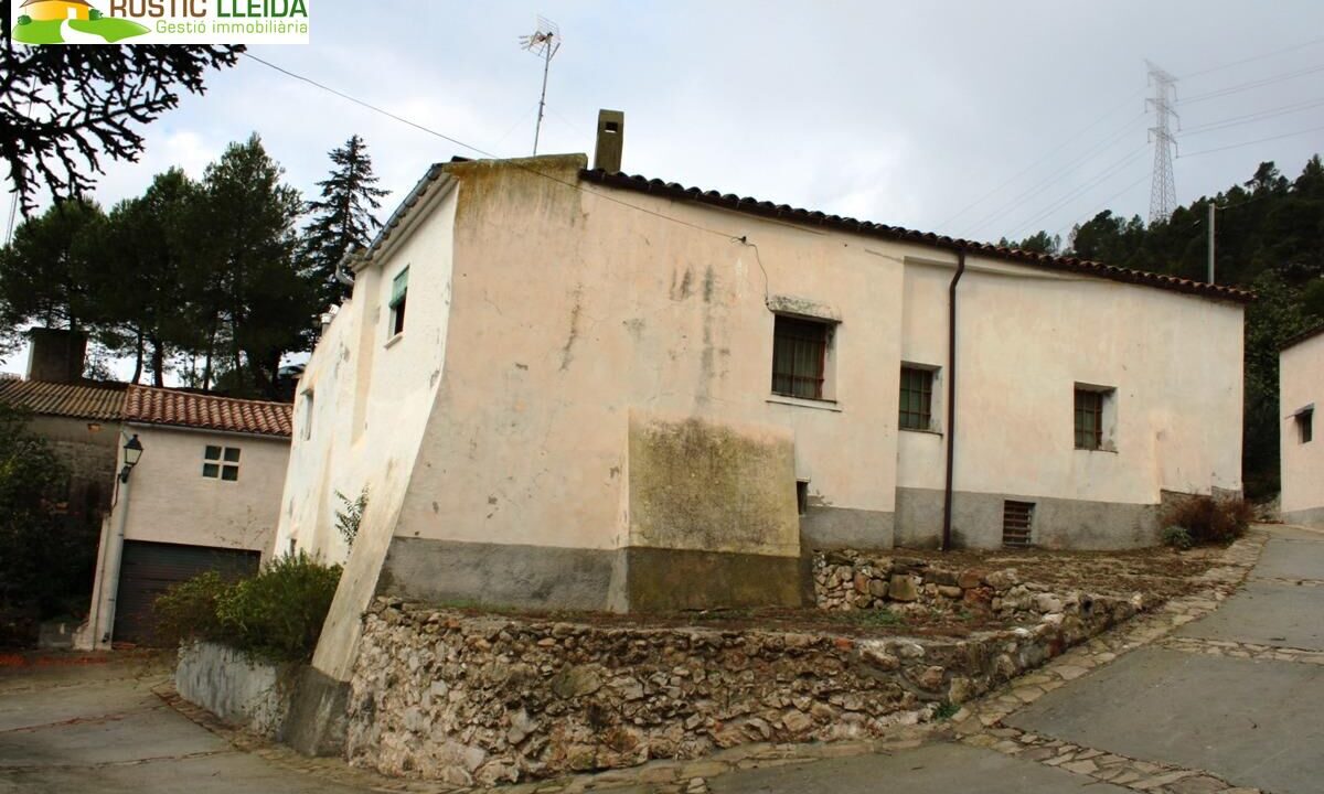 CASA Y ALMACENES (DE UNOS 896 M2) EN EL MUNICIPIO DE VALLDEPERES._2