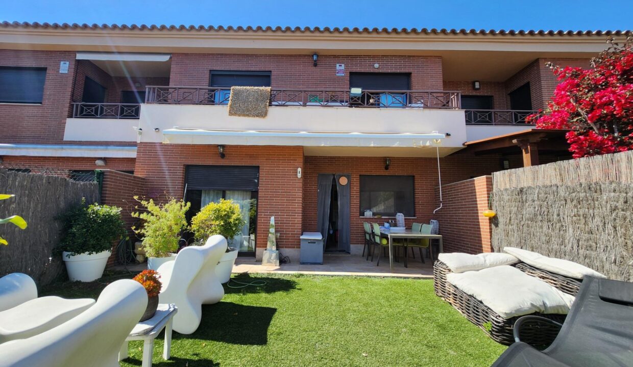 CHALET ADOSADO EN LA CAMBRILS - LA LLOSA_1