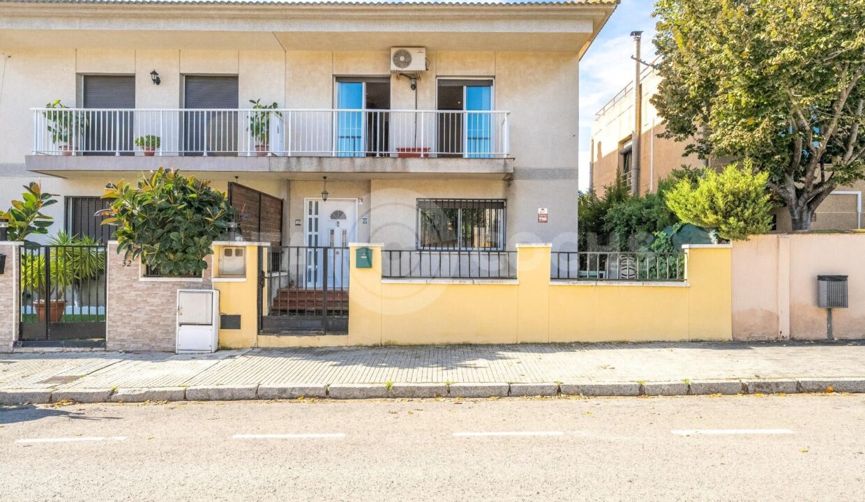 CHALET ADOSADO EN URB. SANT JOAN REUS_2