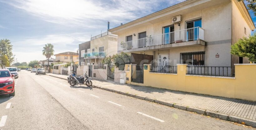 CHALET ADOSADO EN URB. SANT JOAN REUS_1