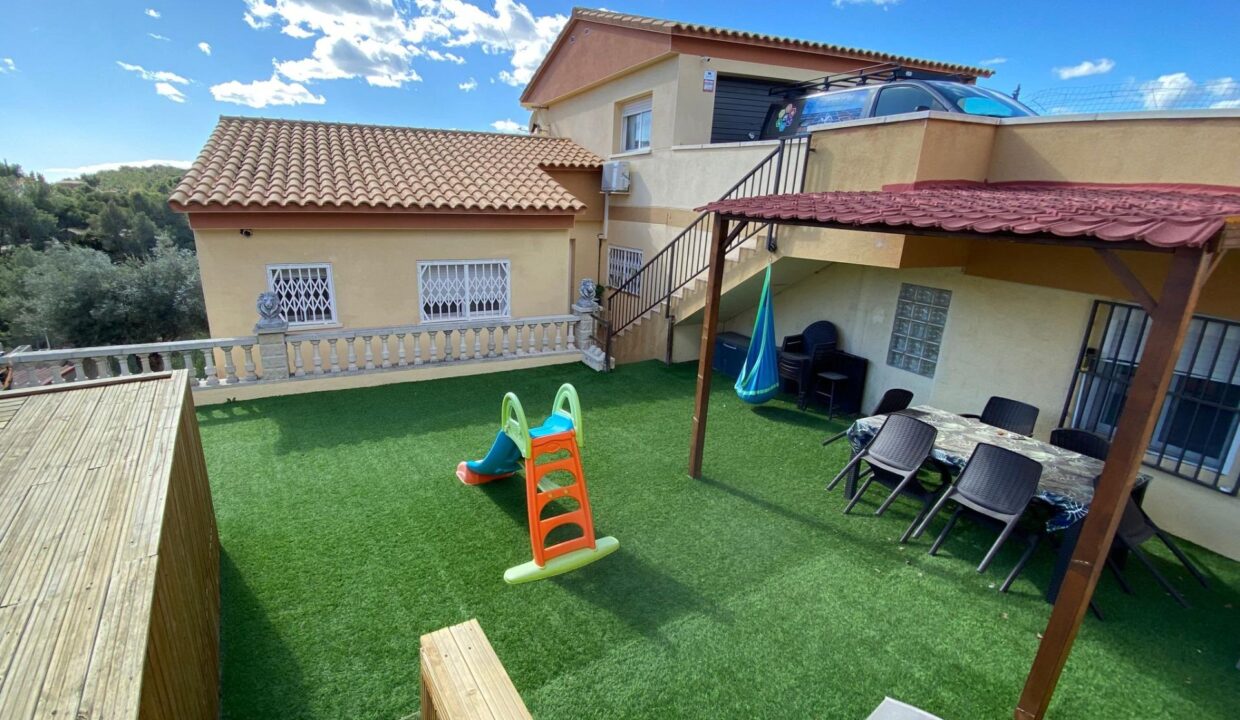 CHALET PAREADO CON VISTAS PANORÁMICAS EN CALAFELL - URBANIZACIÓN VALLDEMAR_1