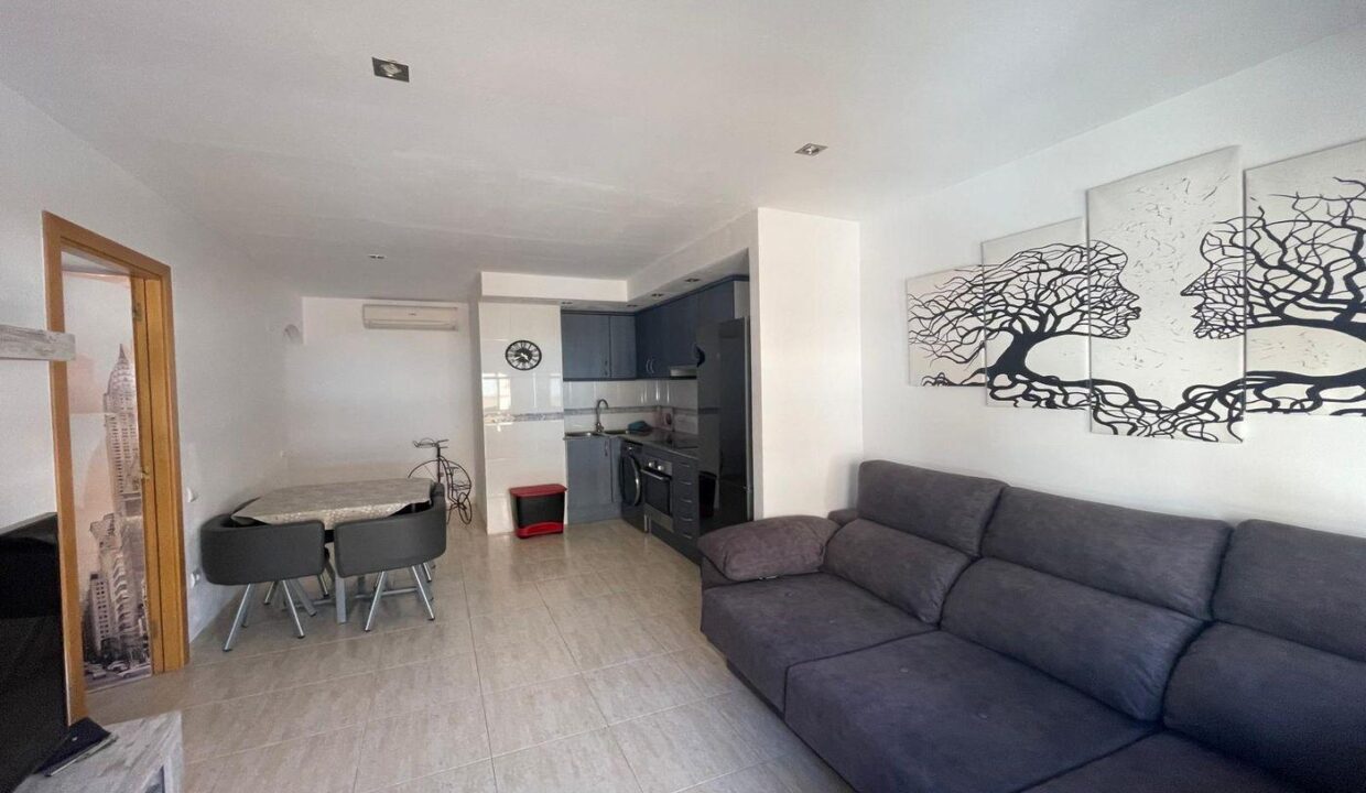 COMODO APARTAMENTO