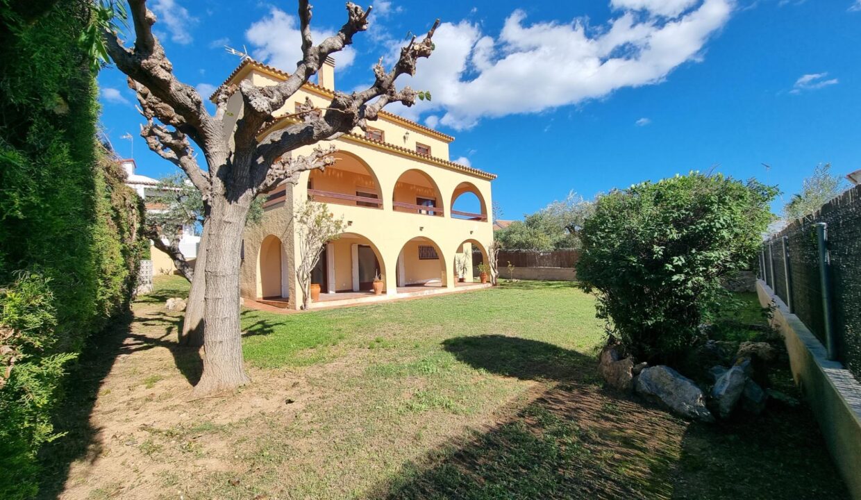 Casa con vistas al mar en los Munts_2