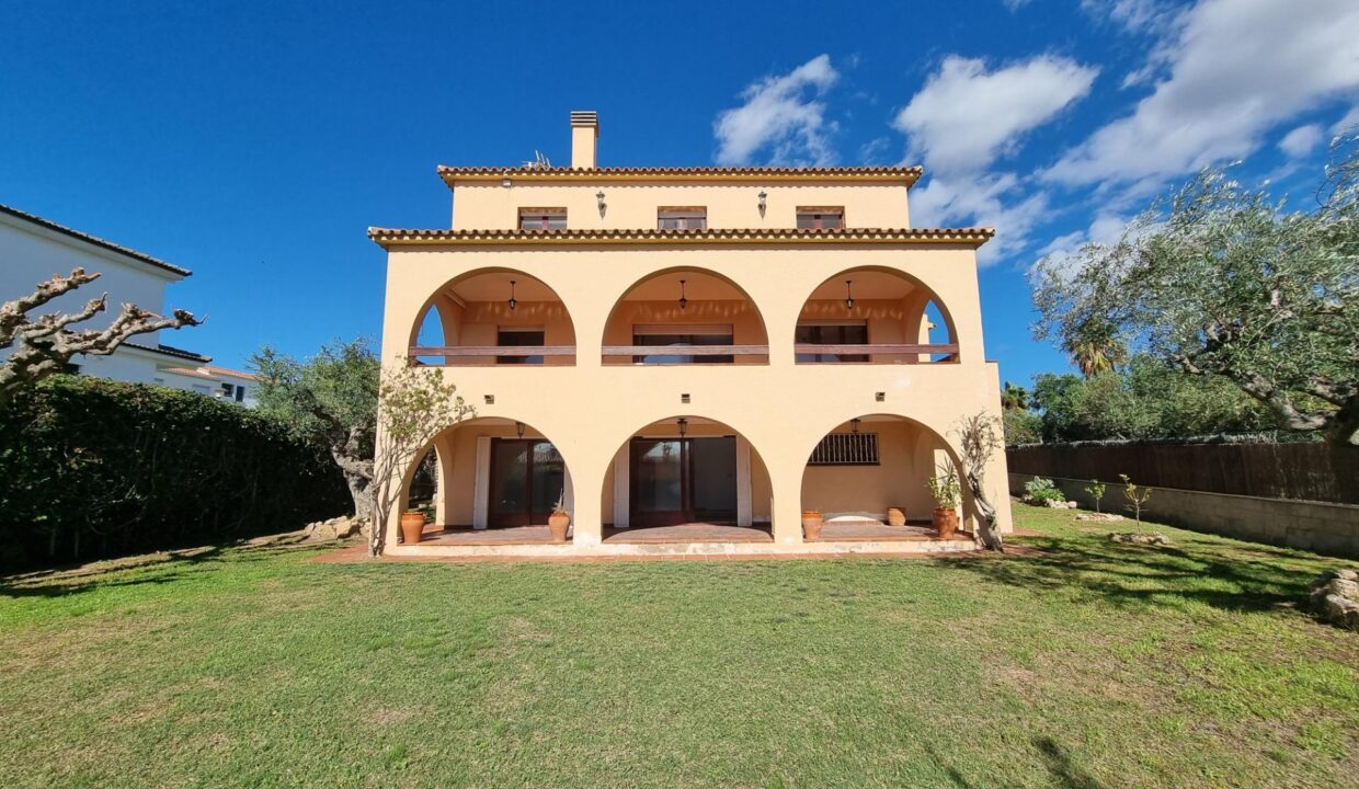 Casa con vistas al mar en los Munts_3