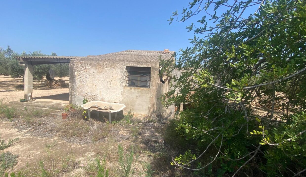 Casa de piedra de 60 m2 con balsa en terreno de casi 3 ha_2