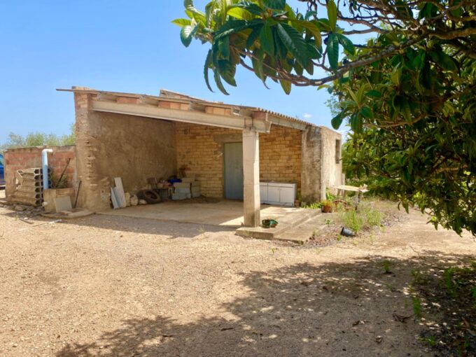 Casa de piedra de 60 m2 con balsa en terreno de casi 3 ha_1