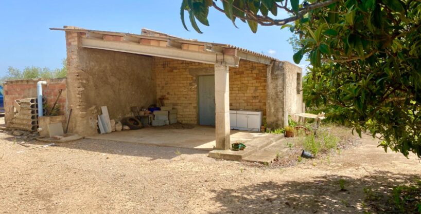 Casa de piedra de 60 m2 con balsa en terreno de casi 3 ha_1