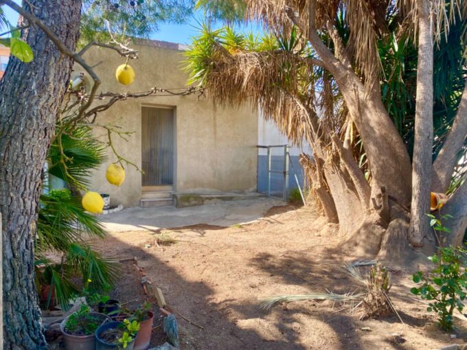 Casa en una planta con gran jardín_1