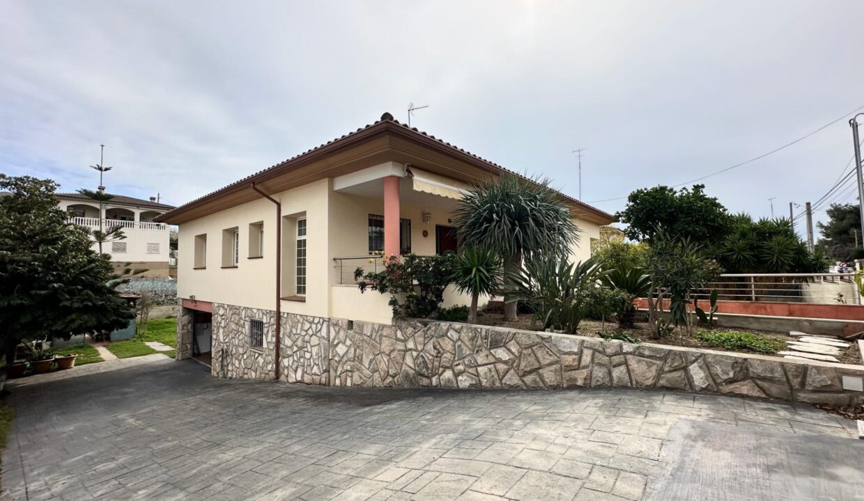 Casa en una sola planta con terreno de 1540 m²_2