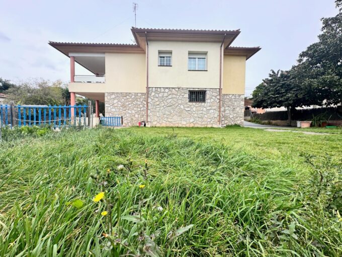 Casa en una sola planta con terreno de 1540 m²_1