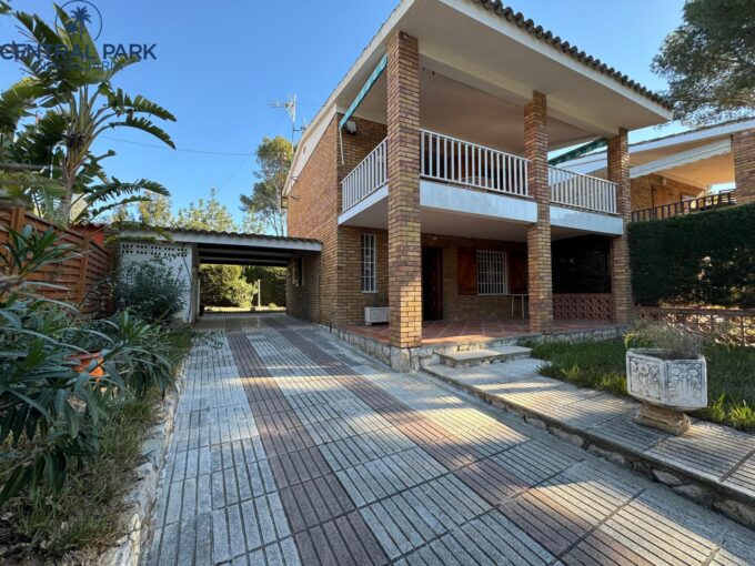 Chalet adosado en Urv. Comanar - Salou._1