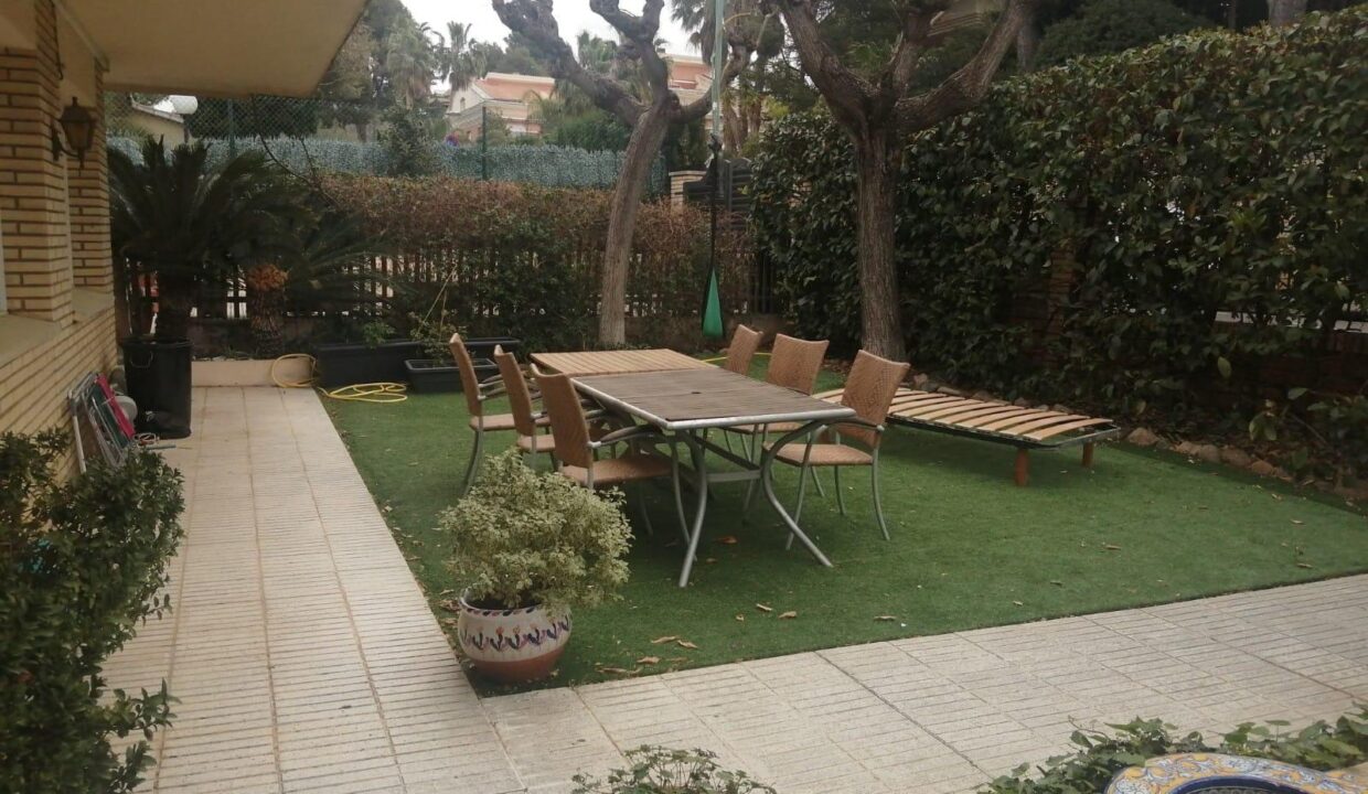 Chalet con terraza de 350 metros! y gran parcela._2