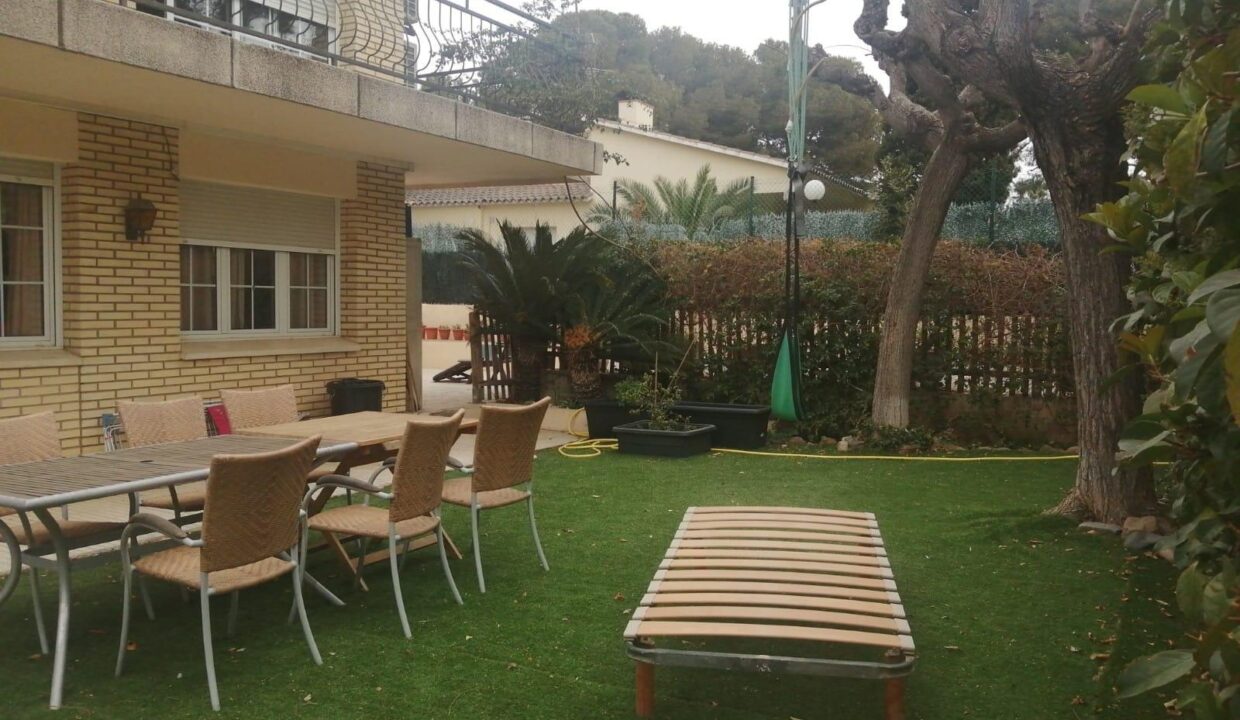 Chalet con terraza de 350 metros! y gran parcela._1