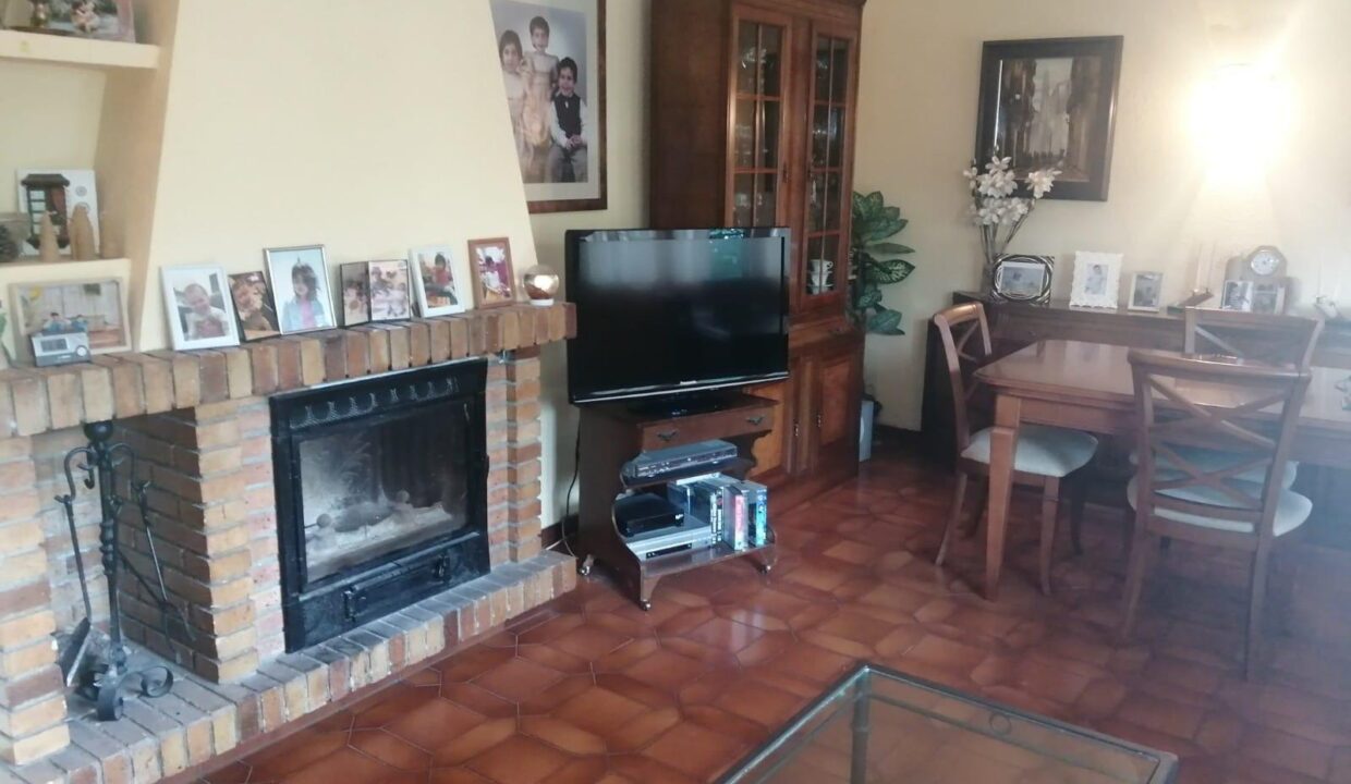 Chalet con terraza de 350 metros! y gran parcela._3