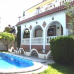 Chalet de 270 m2 con 5 dormitorios y parcela de 700 m2 con piscina_1