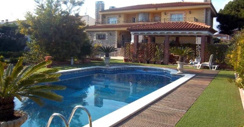 Chalet individual 5 hab. en Vilafortuny. Parcela 1.500 m2. Piscina._1