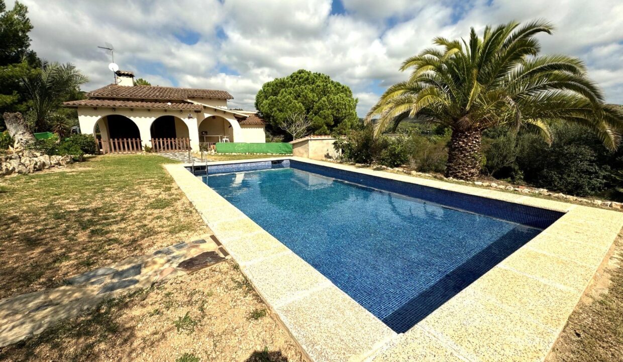 Chalet individual con piscina._1