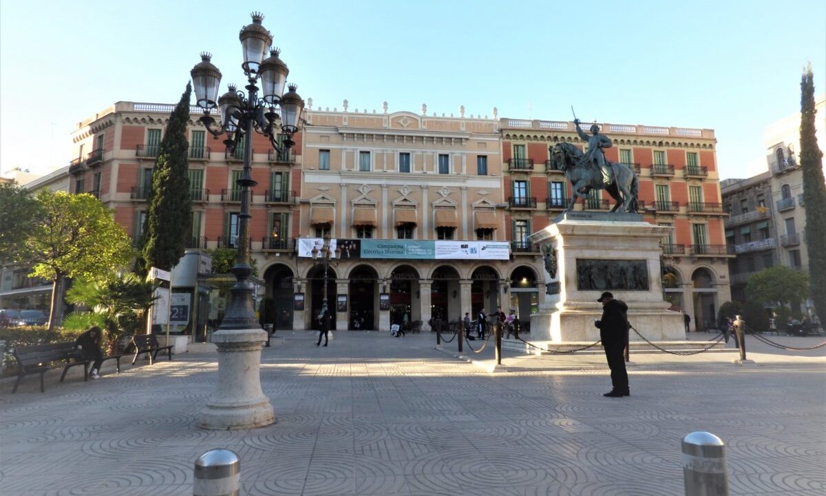 EDIFICIO EMBLEMÁTICO DE REUS EN VENTA._2