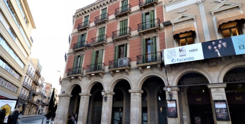 EDIFICIO EMBLEMÁTICO DE REUS EN VENTA._1