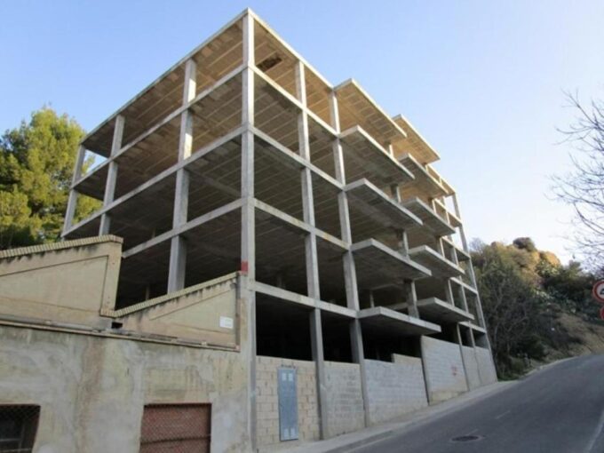 EDIFICIO EN CONSTRUCCIÓN EN TORTOSA_1