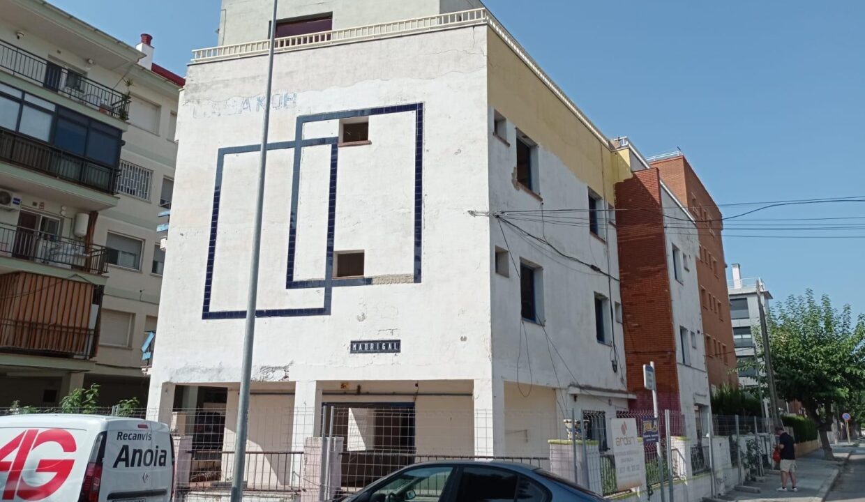 EDIFICIO PARA REFORMAR EN  LA PLAYA_2