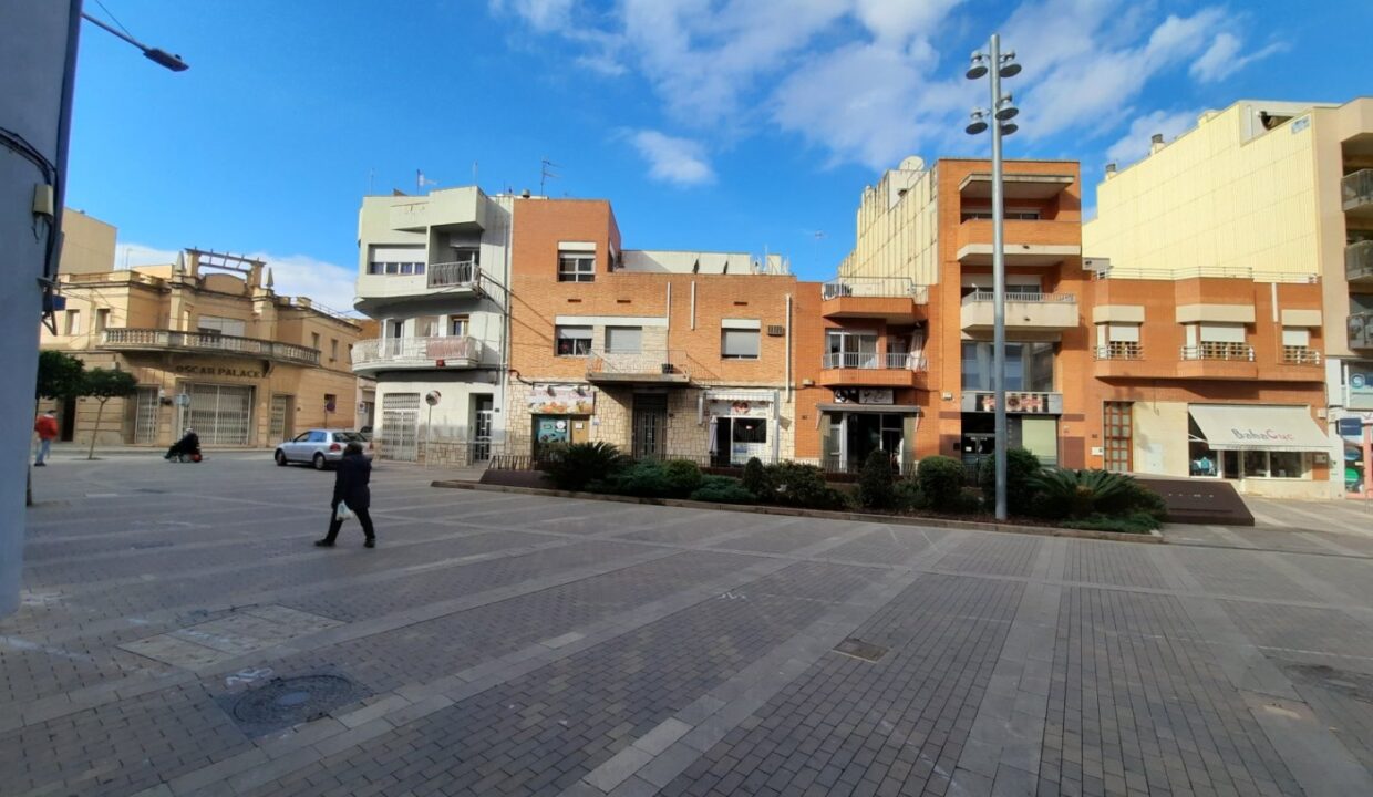 EDIFICIO PLURIFAMILIAR EN RENTABILIDAD_1