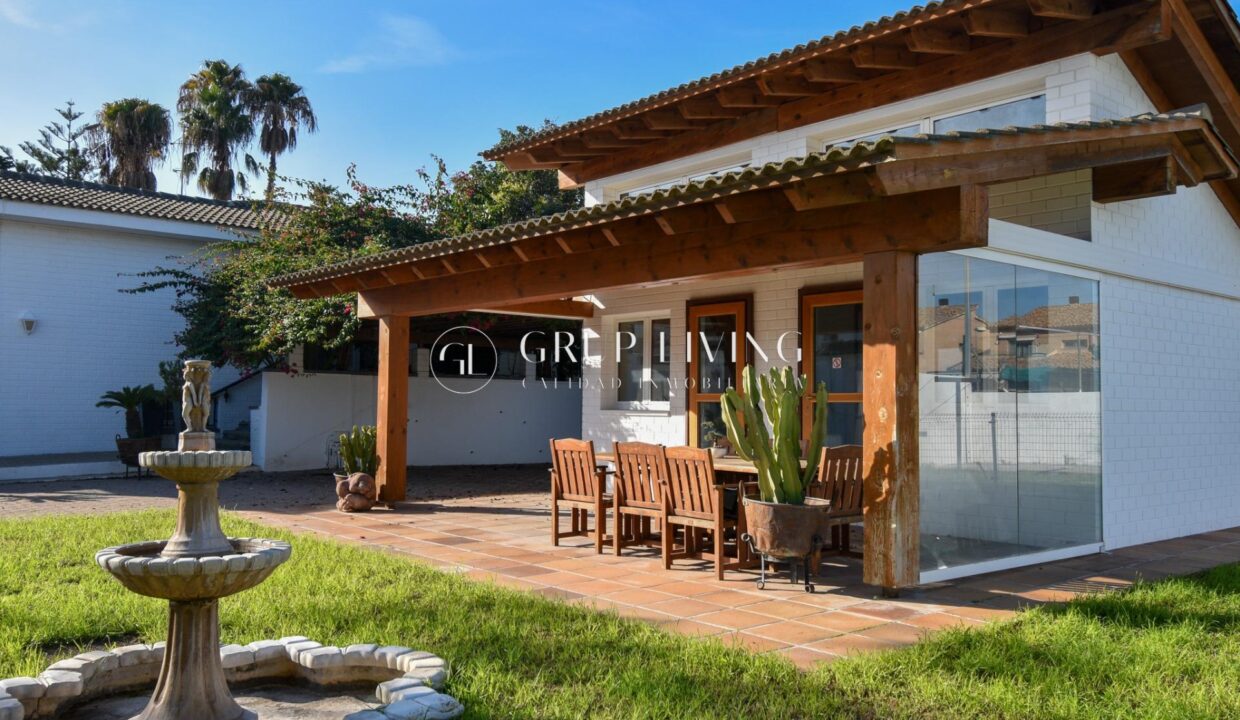 ENCANTADORA VILLA EN CAMBRILS CON PISCINA Y JARDÍN PRIVADO_2