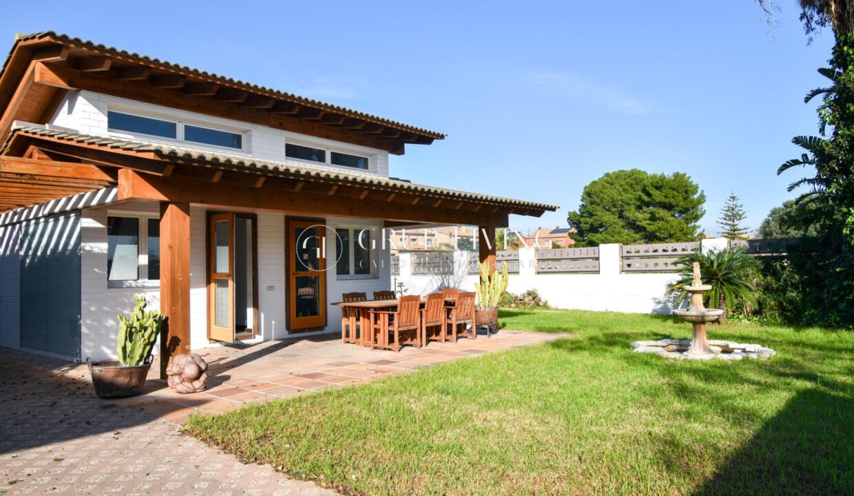 ENCANTADORA VILLA EN CAMBRILS CON PISCINA Y JARDÍN PRIVADO_1