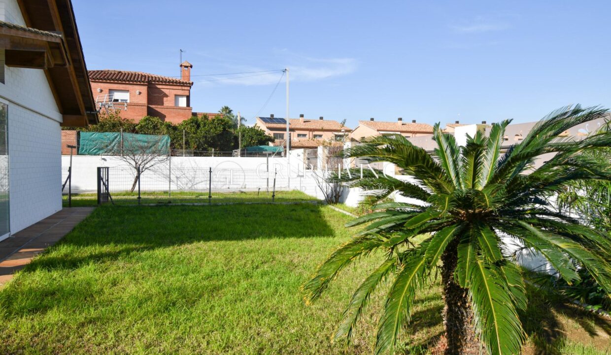 ENCANTADORA VILLA EN CAMBRILS CON PISCINA Y JARDÍN PRIVADO_3