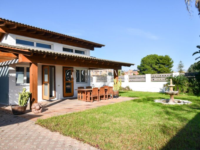 ENCANTADORA VILLA EN CAMBRILS CON PISCINA Y JARDÍN PRIVADO_1