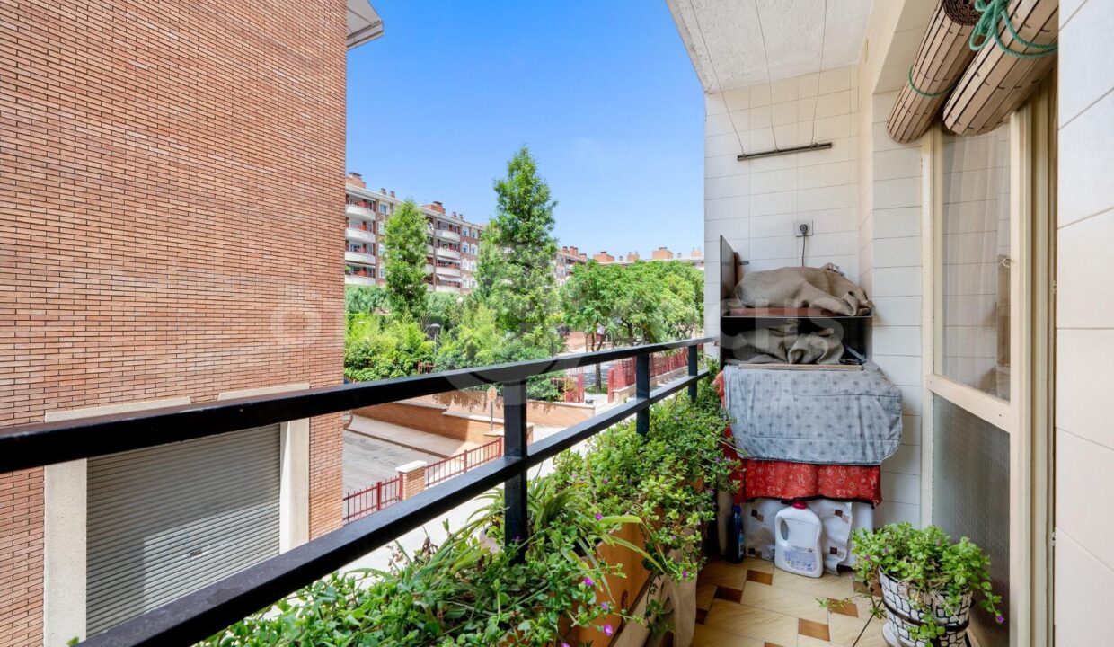 EXCLUSIVO INVERSORES PISO CON INQUILINO ALQUILADO 500€ DE 3 HABITACIONES EN ZONA PONENT DE REUS_5