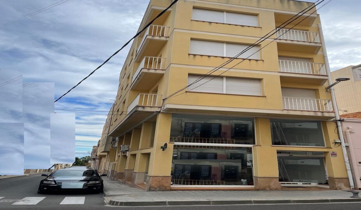 Edificio céntrico. Compuesto de local comercial y 3 viviendas_1