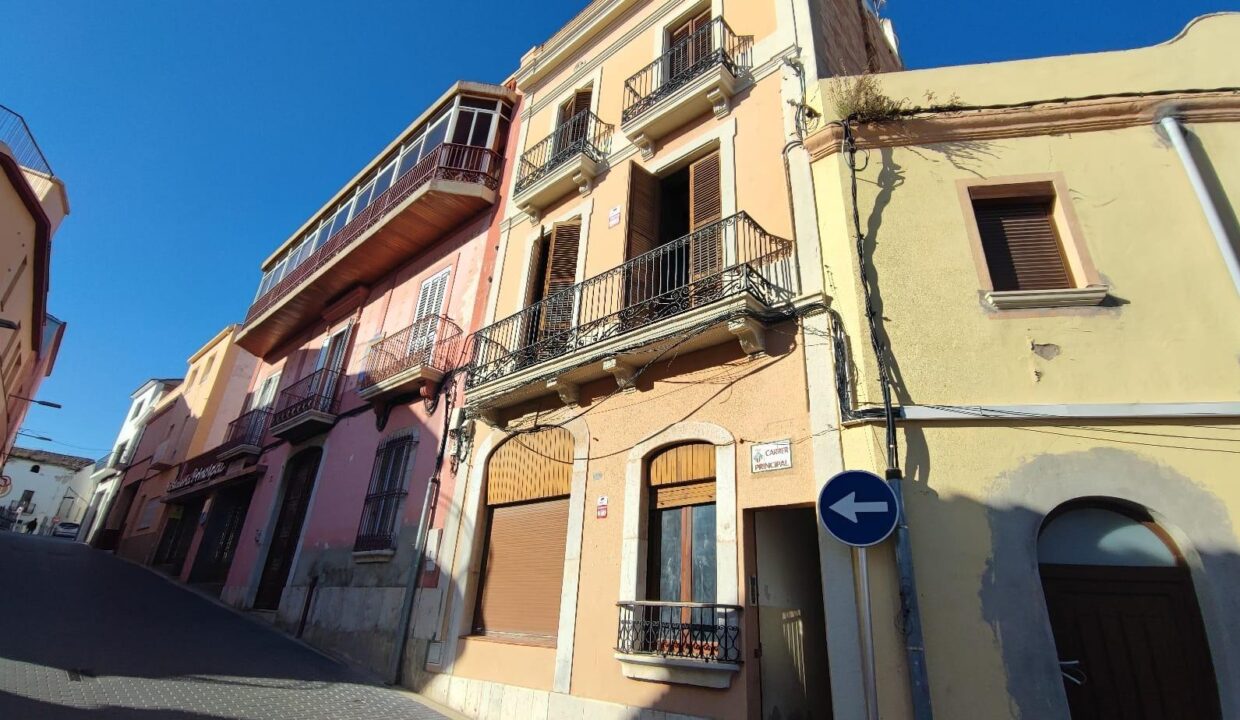 Encantadora Casa Adosada a Reformar en Calafell Pueblo_1