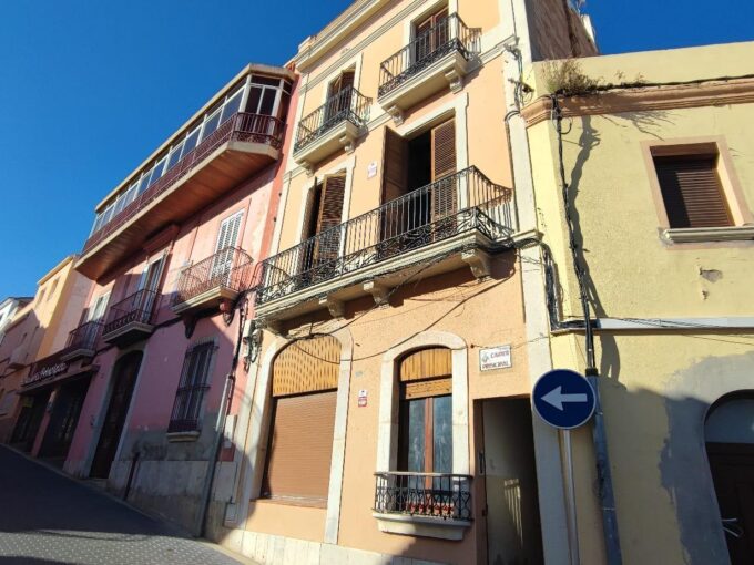 Encantadora Casa Adosada a Reformar en Calafell Pueblo_1