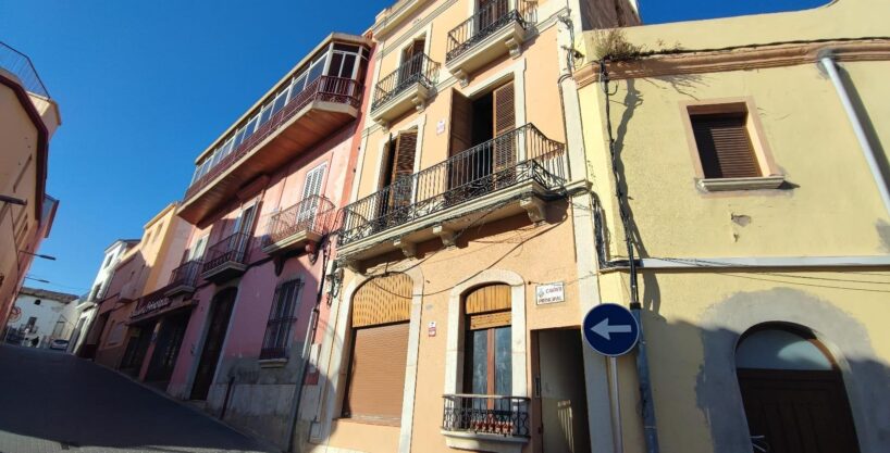 Encantadora Casa Adosada a Reformar en Calafell Pueblo_1