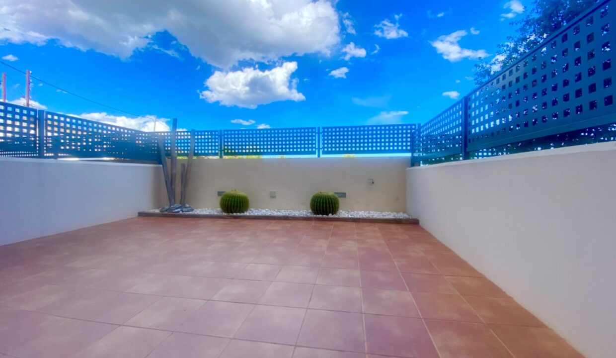 Espectacular adosada con piscina comunitaria_2