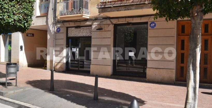 Estupendo local comercial en misma Raval Marti Folguera !! En Reus_1