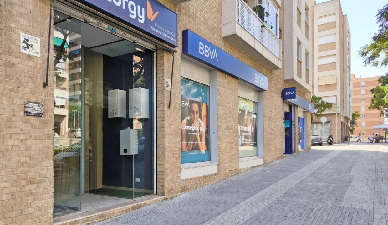 Excelente local comercial en Bloc Tarragonés